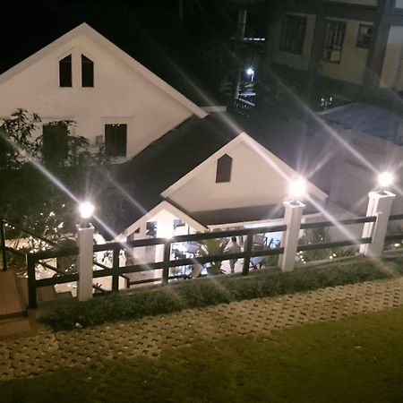Chateau Beatrice Tagaytay City Exterior photo