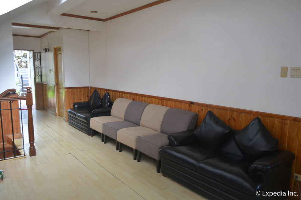 Chateau Beatrice Tagaytay City Exterior photo