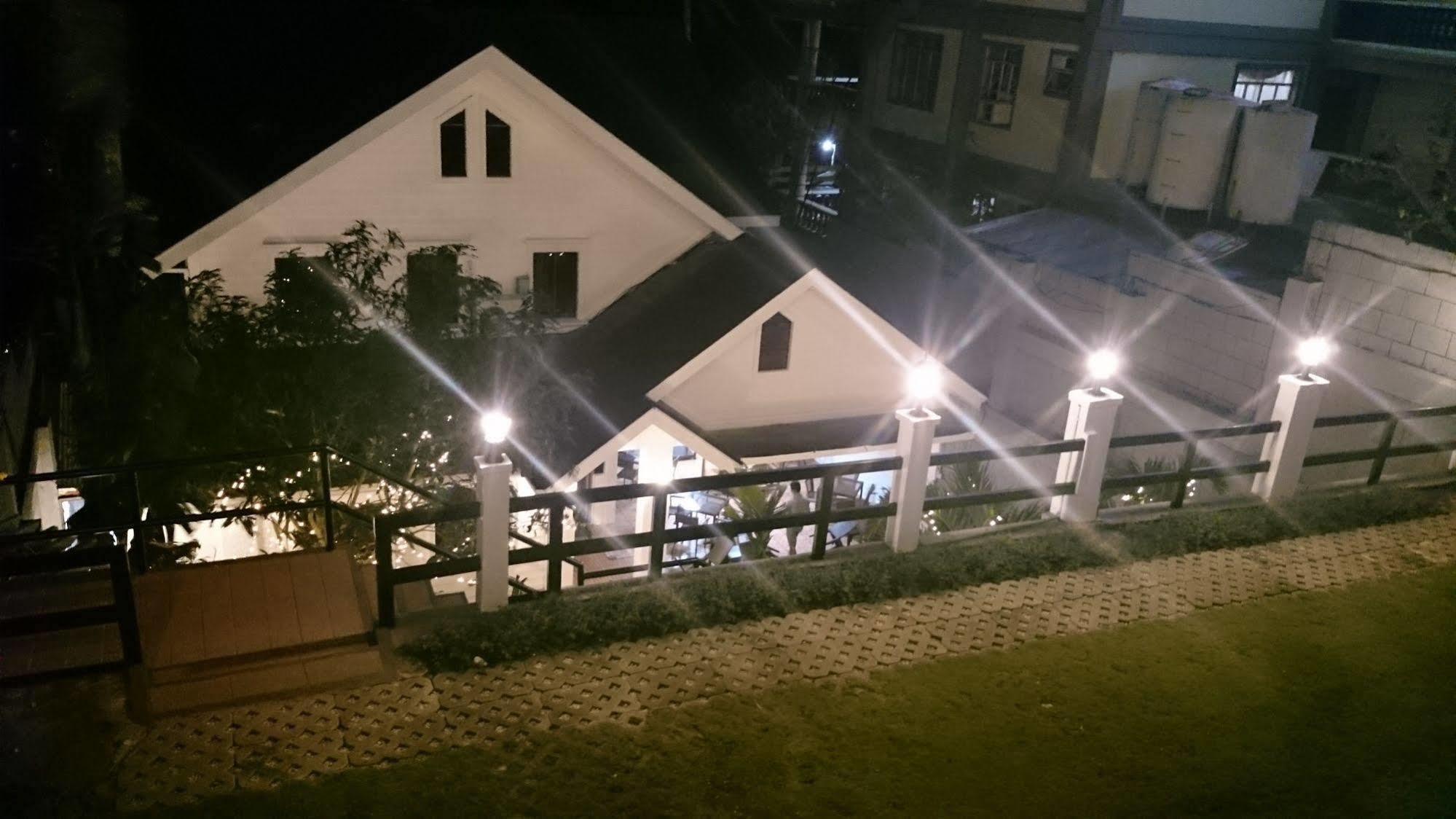 Chateau Beatrice Tagaytay City Exterior photo