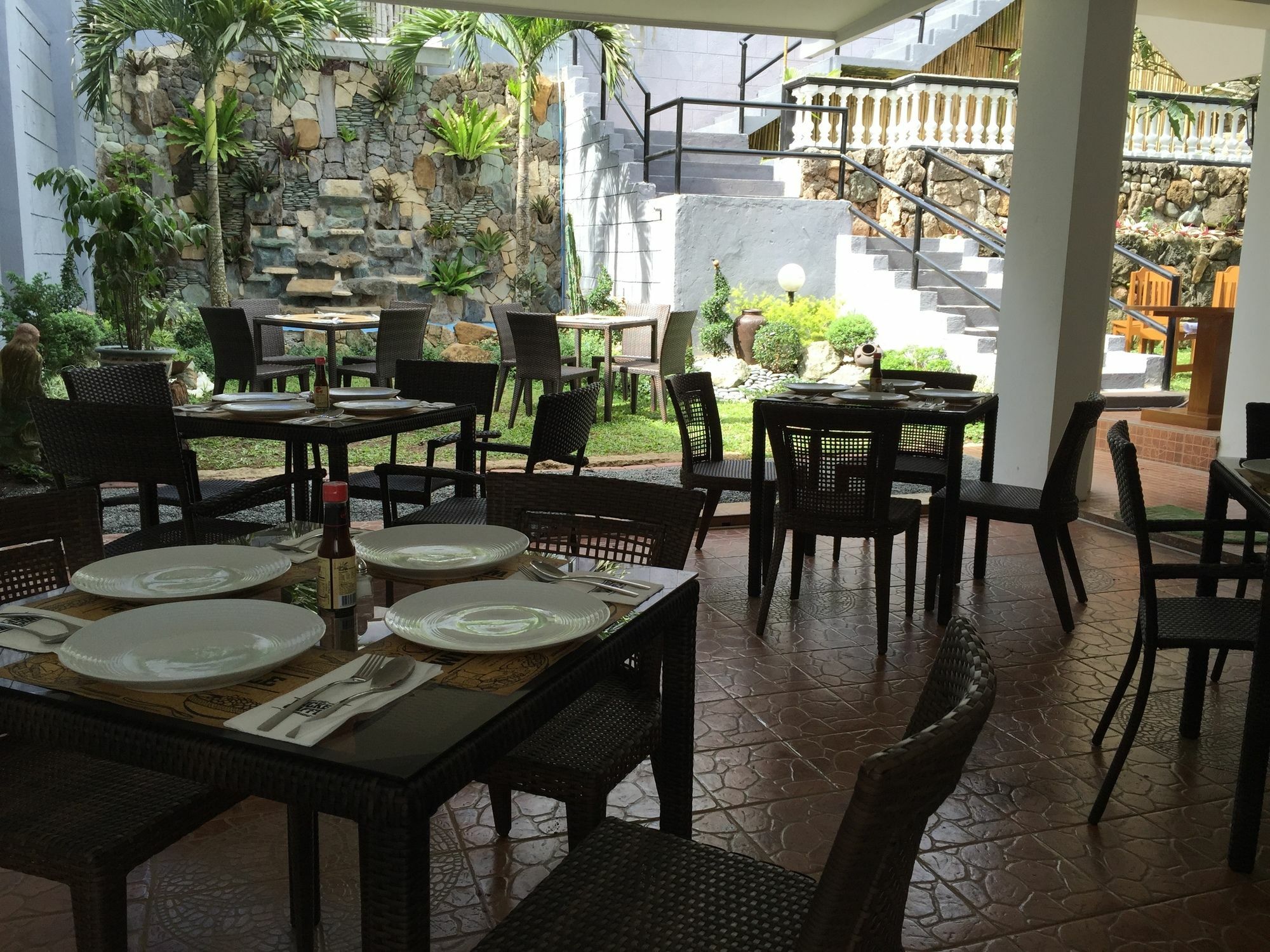 Chateau Beatrice Tagaytay City Exterior photo