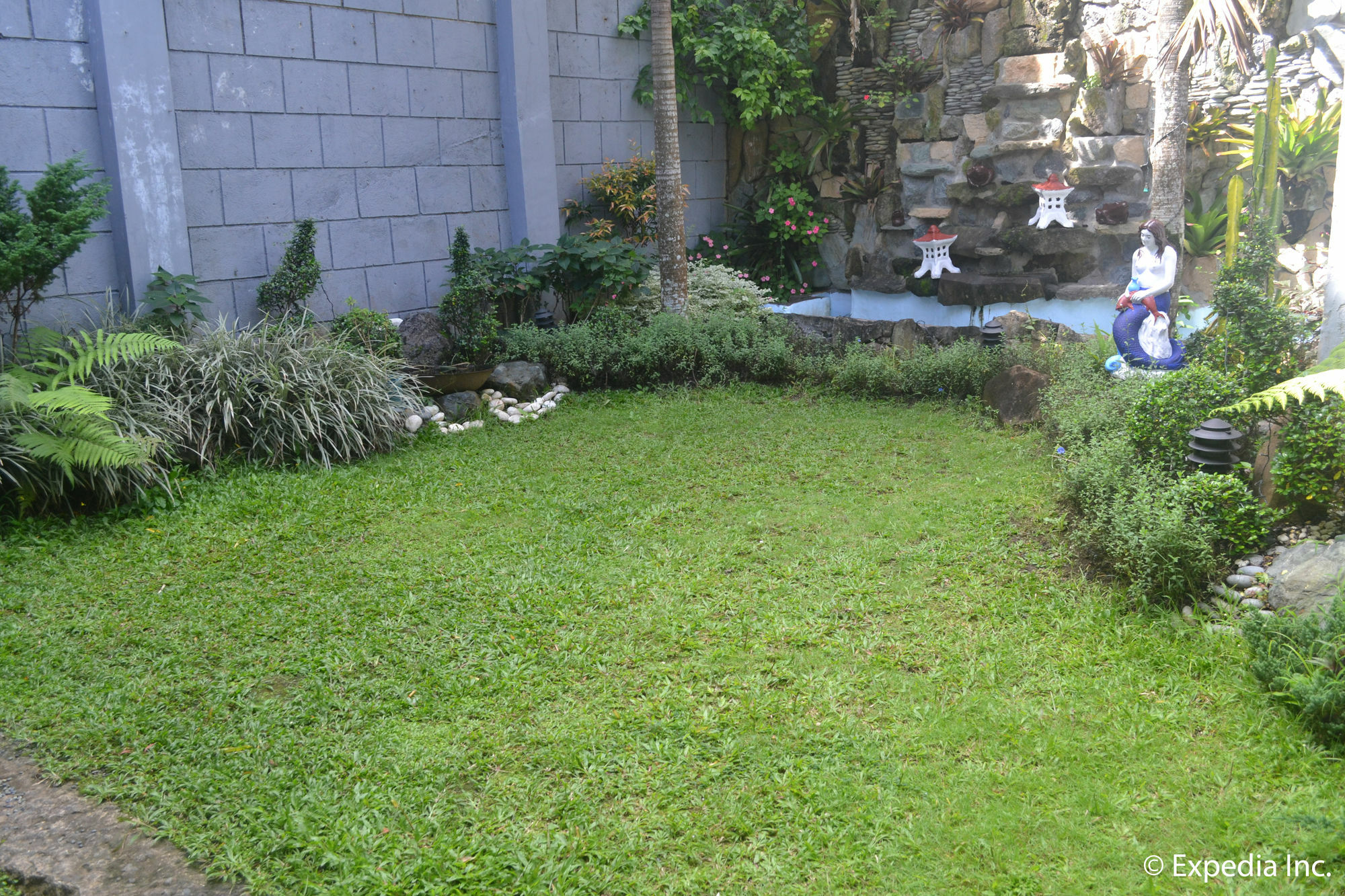 Chateau Beatrice Tagaytay City Exterior photo