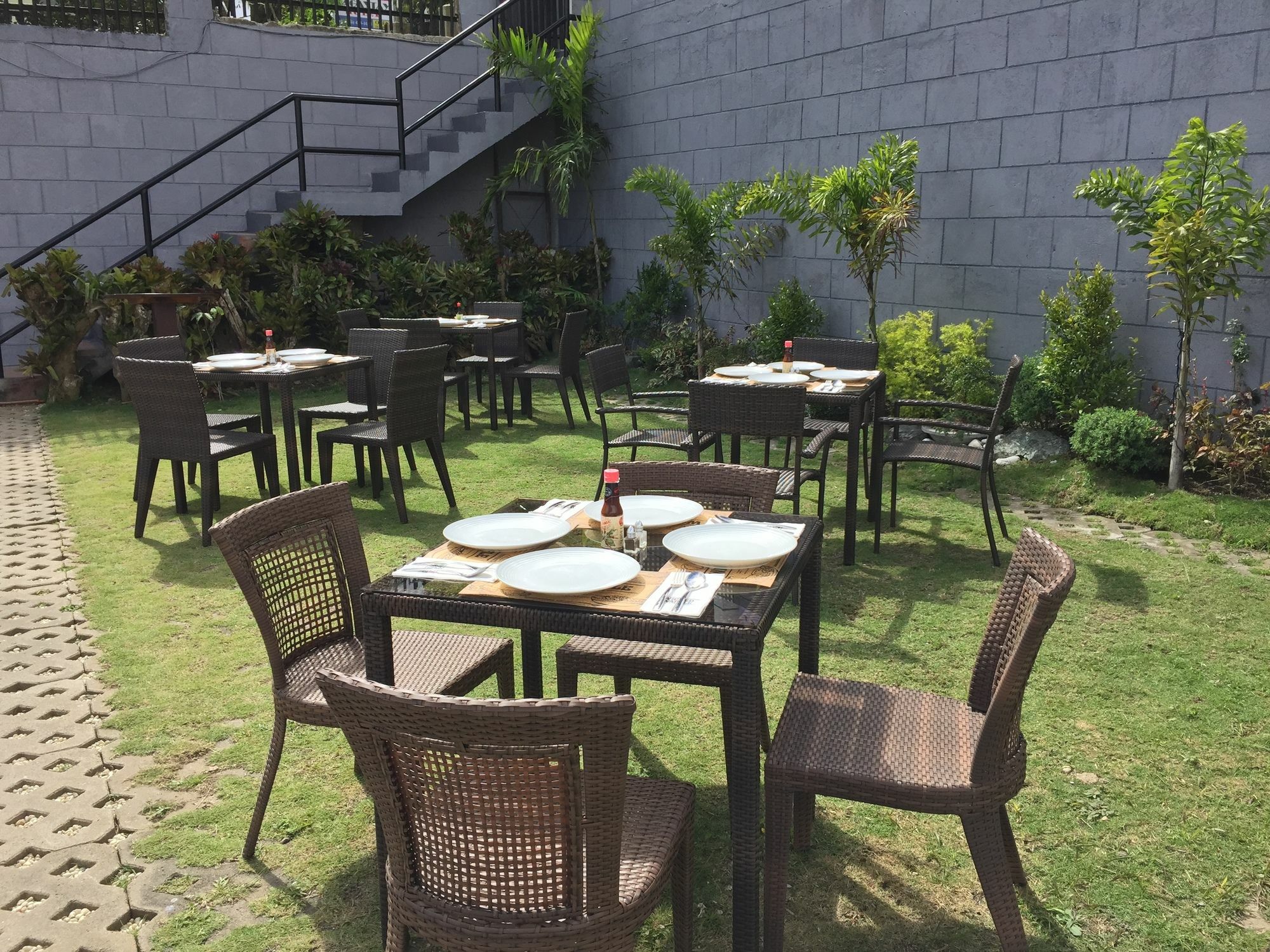 Chateau Beatrice Tagaytay City Exterior photo