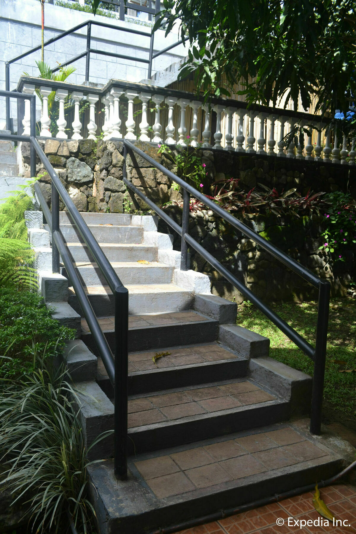Chateau Beatrice Tagaytay City Exterior photo
